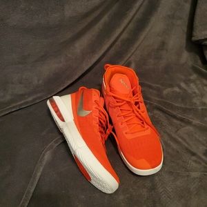 NIKE AIR MAX DOMINATE ORANGE  Size 17